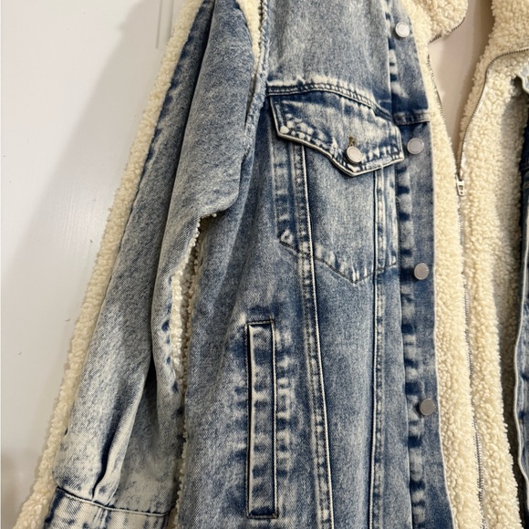 3/4 length denim jacket with shearling fabric - Picture 3 of 8